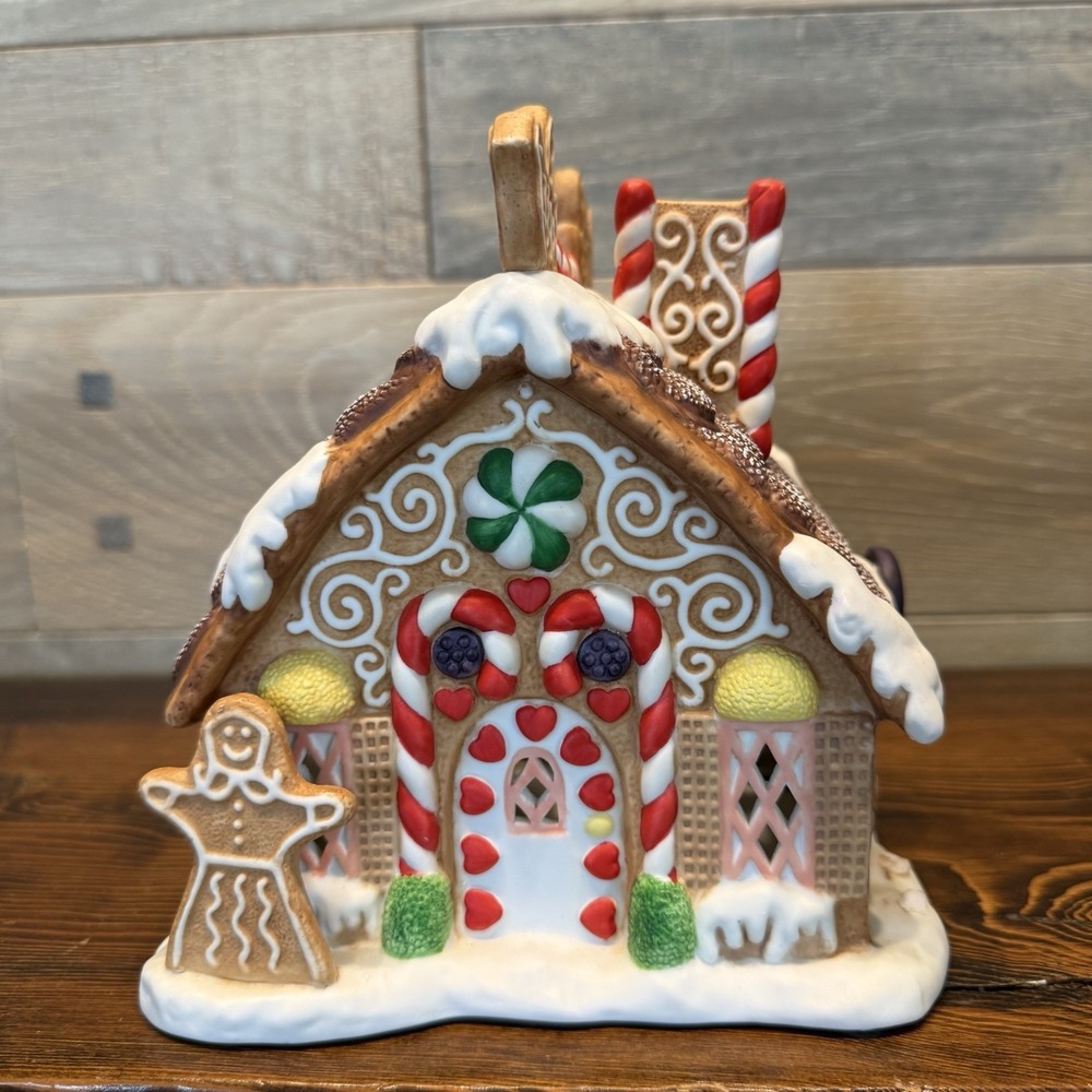 PARTY LITE Ceramic Gingerbread Tealight House P7304 Snow Village Christmas READ